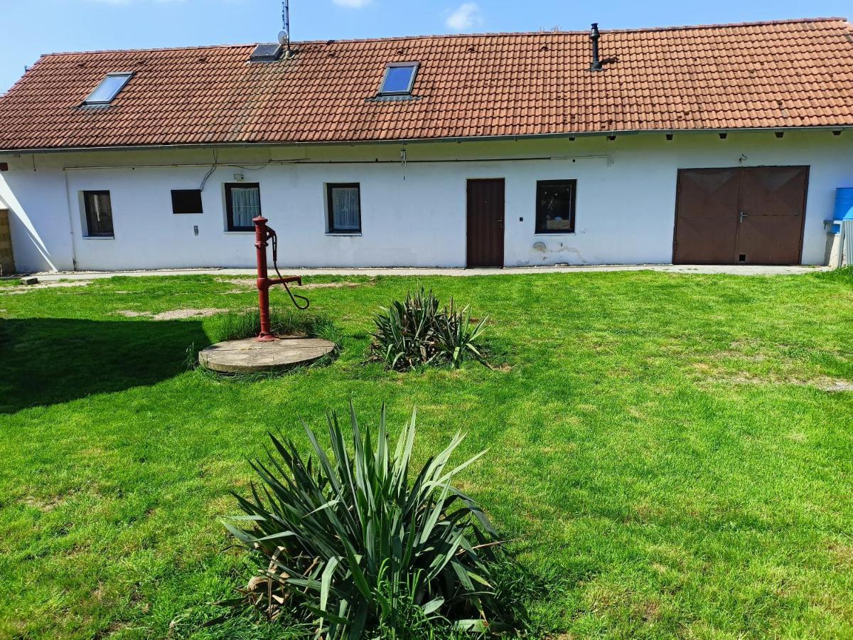 Rekreacni Dum U Elisky A Barusky Villa Krakovany Dış mekan fotoğraf